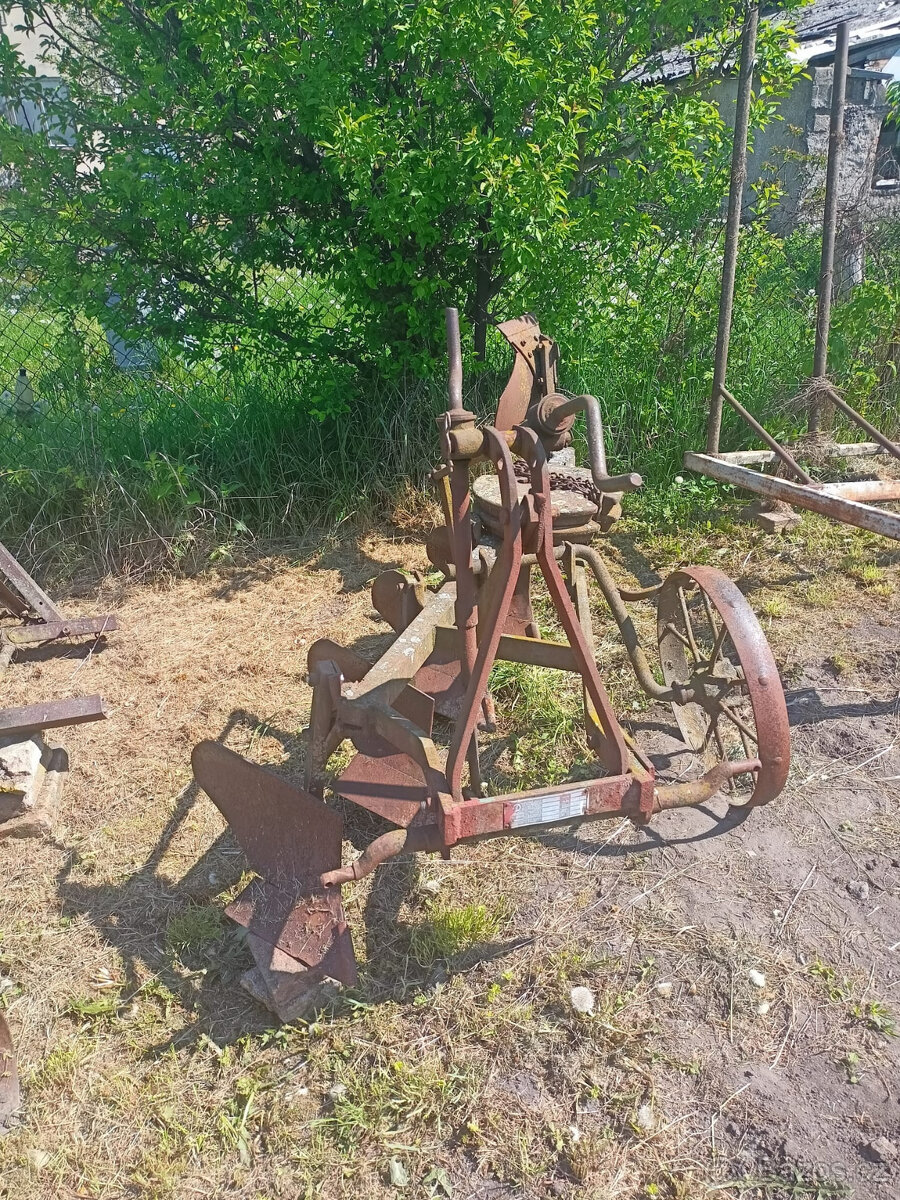 PRODEJ ZEMĚDĚLSKÝCH STROJŮ - 6