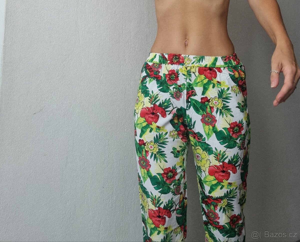 Nové široké letní dámské kalhoty haremky vel S 36 s květy - 6