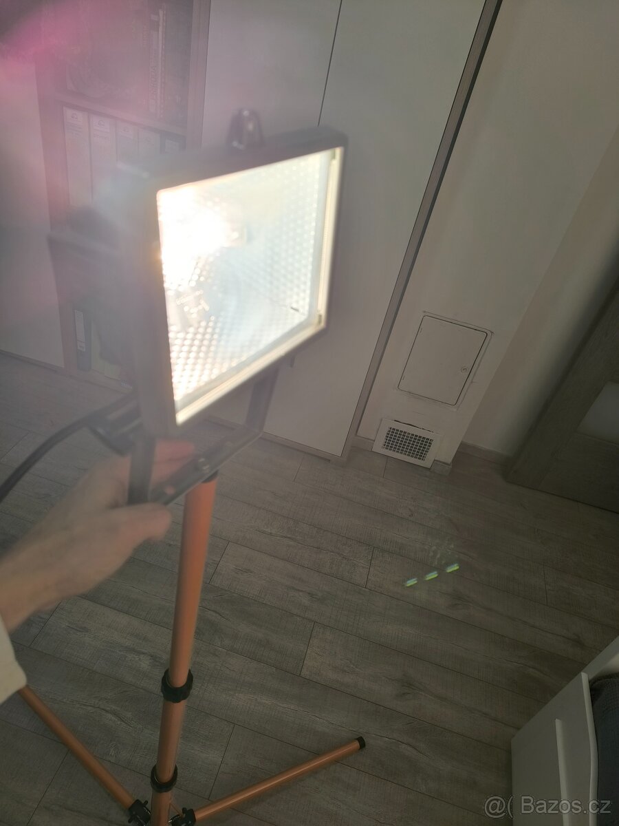Skládací stojan s reflektorem (HALOGEN) - 6