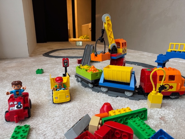 Lego Duplo 10508 plus Letiste a letadl- Nákladní Vlak Deluxe - 6