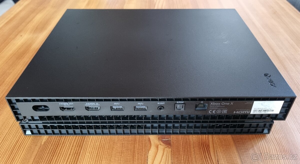 Xbox One X 1TB - 6