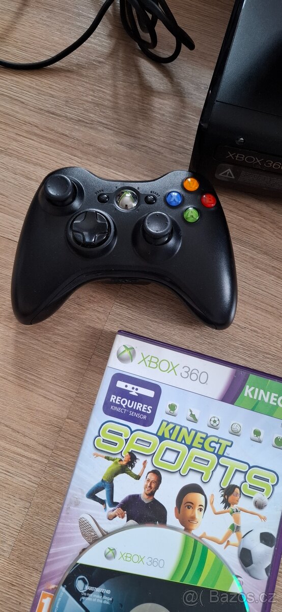 Xbox 360 + Kinect + 2 ovladače + 3 hry - 6