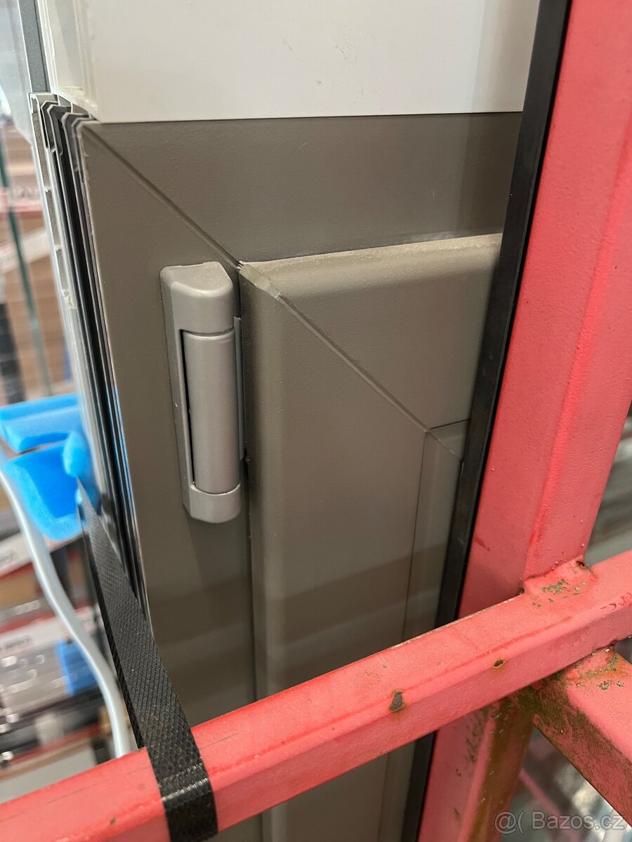 Plast hliníkové okno + el.plissé síť - 6