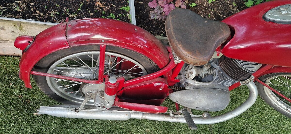 Jawa 250 pérák - 6