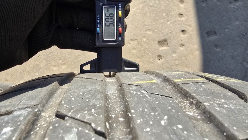 Letní pneu 235/40/19 Hankook - 6