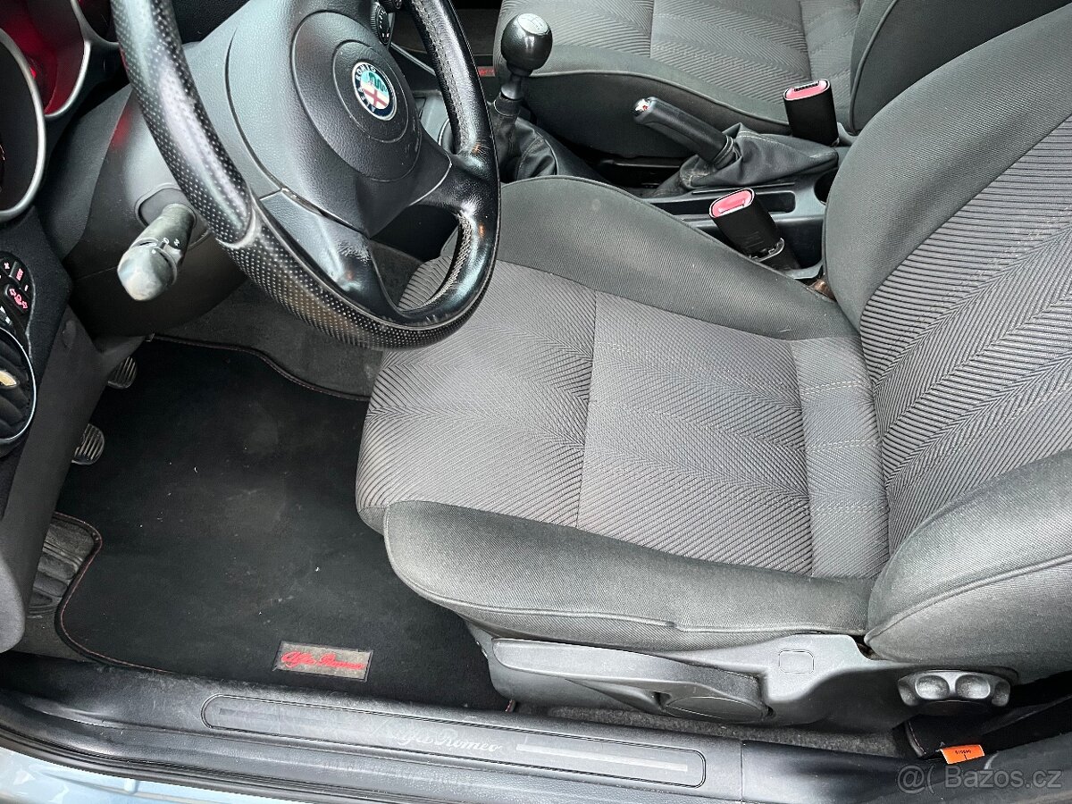 Alfa Romeo 147 1.9 JTD 85kw - 6