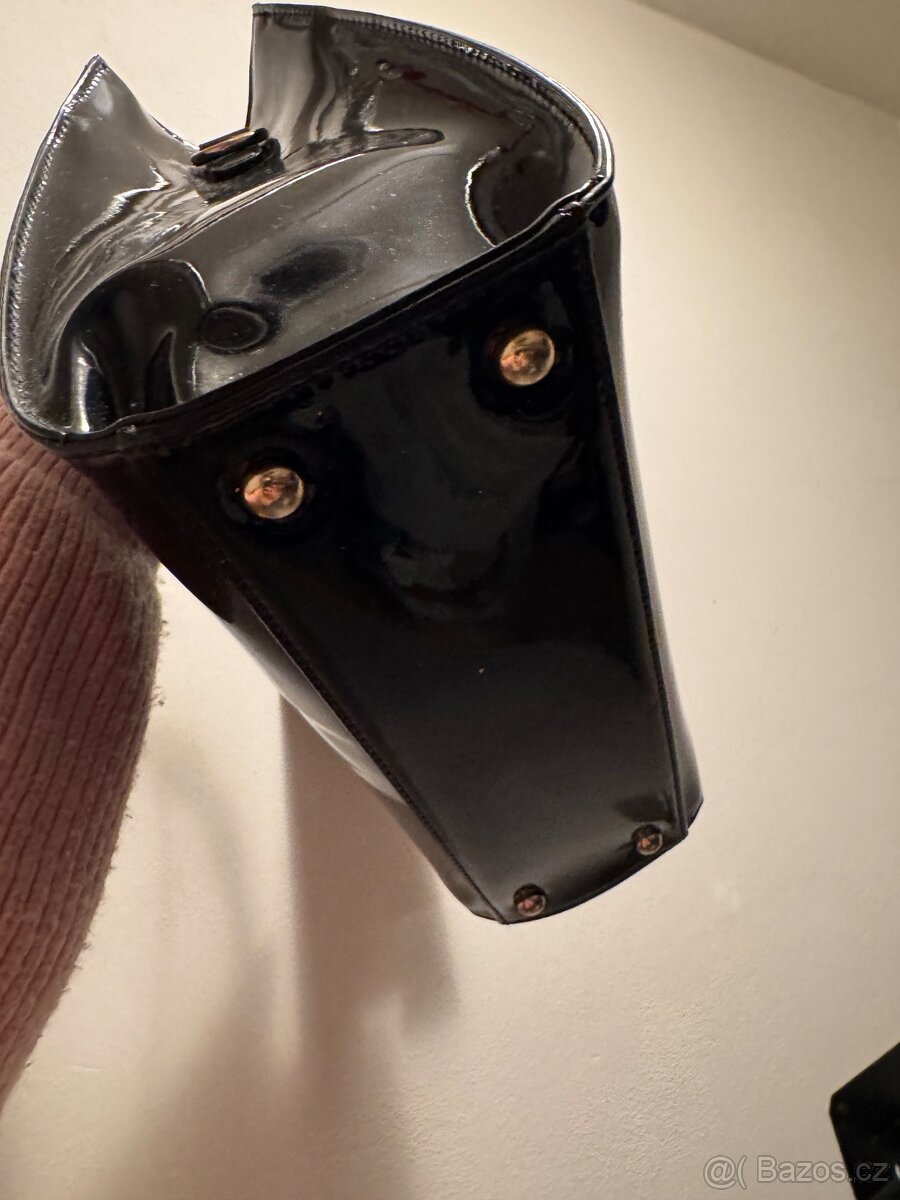 Dámská lesklá kabelka Gessy - 6