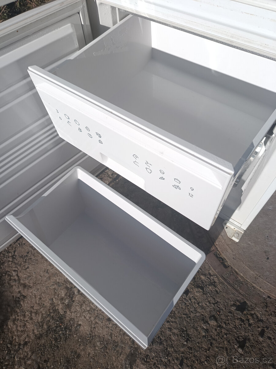 VESTAVNÁ CHLADNIČKA S MRAZNIČKOU LIEBHERR - 178cm - A+ - 6