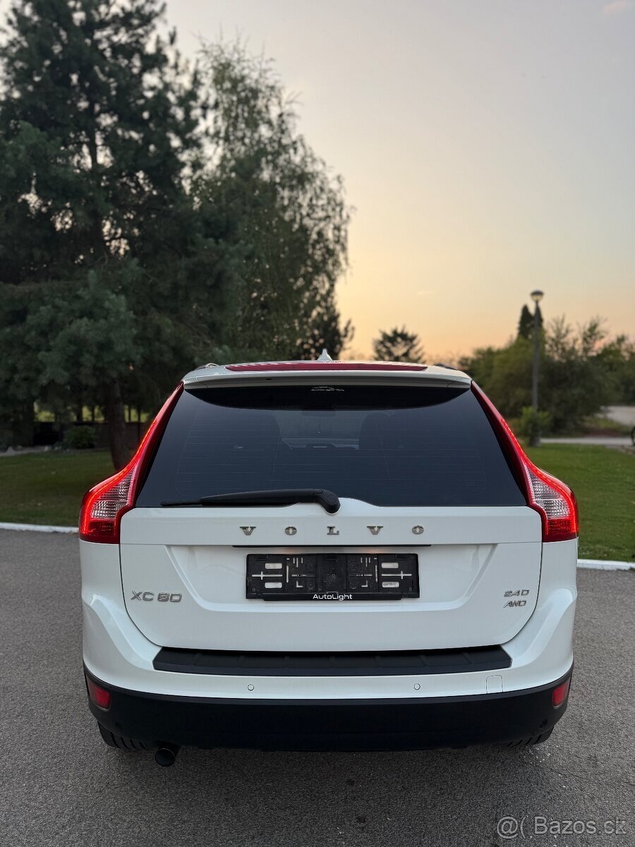 Volvo XC60 2.4D D5 163ps • Automatic • AWD 4x4 • Momentum • - 6