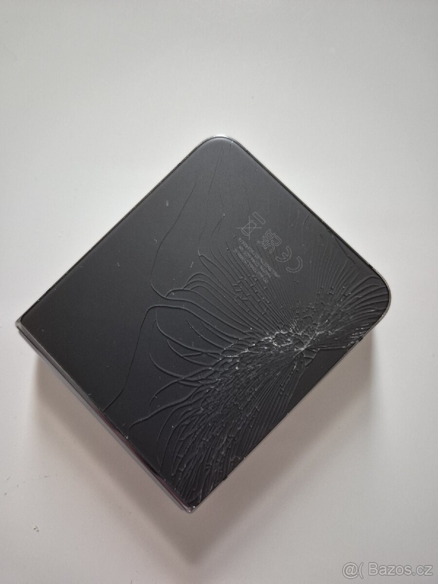 Samsung Galaxy Z Flip 4 - 6