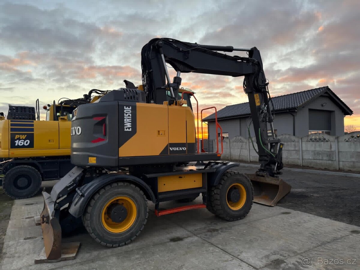 Kolový otočný bagr VOLVO EWR 150 E - 6