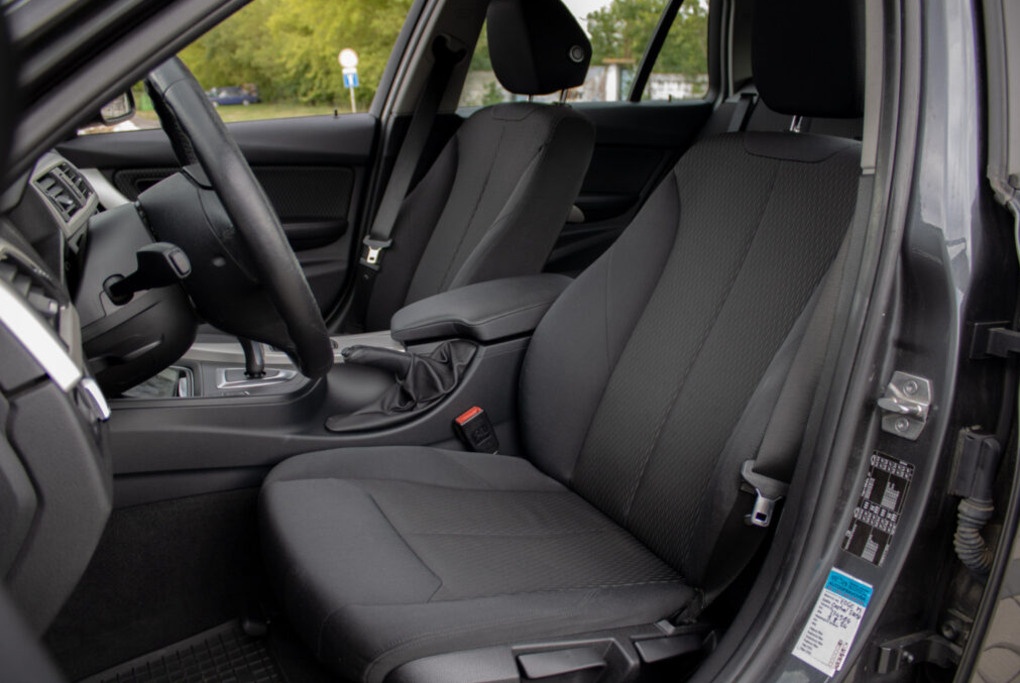 BMW rad 3 Touring 320d AT/8 - 6