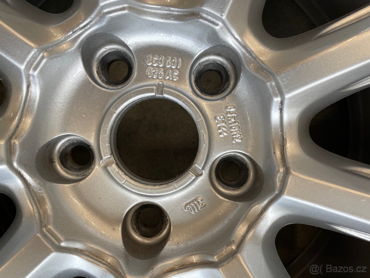 VW Passat B8 235/45/18 , 5x112 - 6