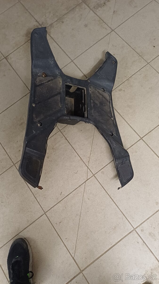 PLASTY A VŠE - 6