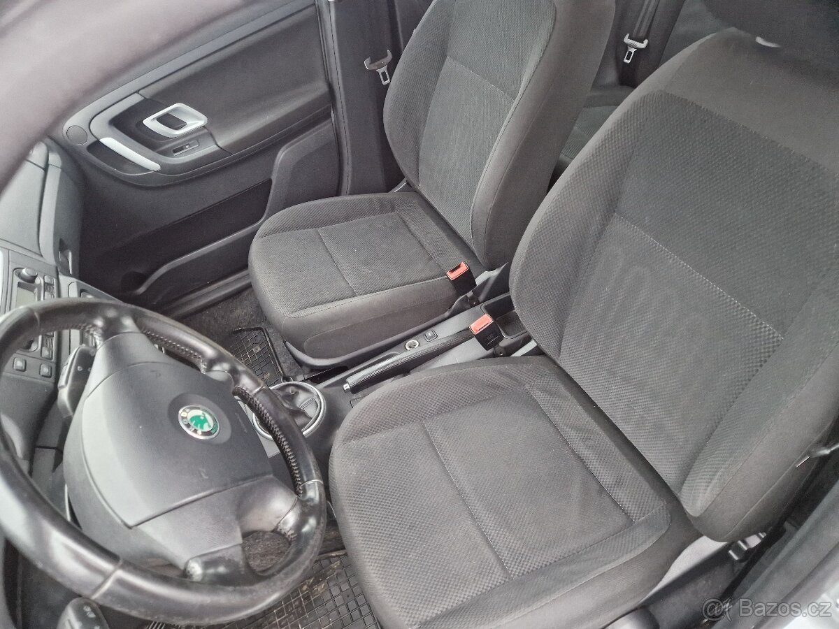 Škoda Fabia 1.4 16V benzin 63 kw - původ ČR - top výbava - 6