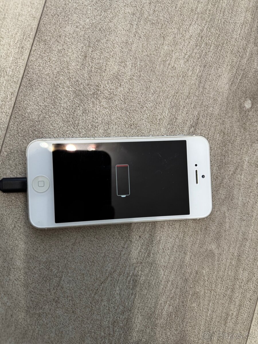 Konvolut iPhone různé modely - 6