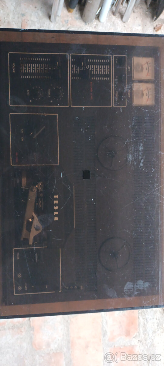 Starý magnetofon Tesla - 6