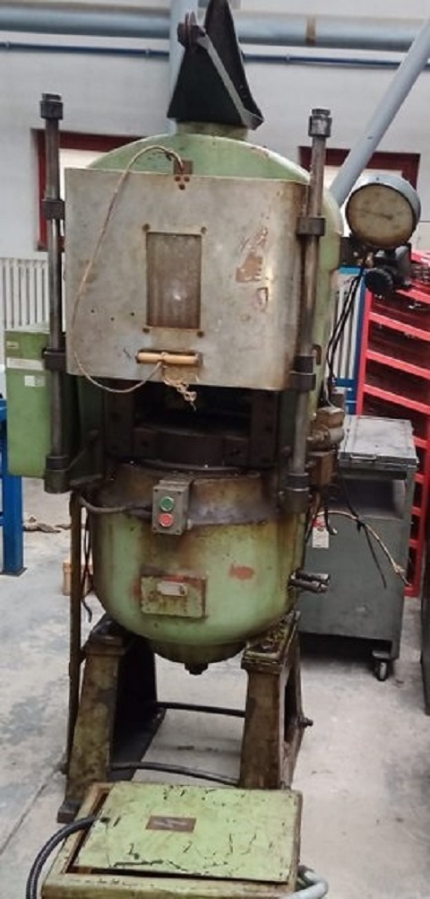 Lis hydraulický vtlačovací (razicí) CZR 600 - 6