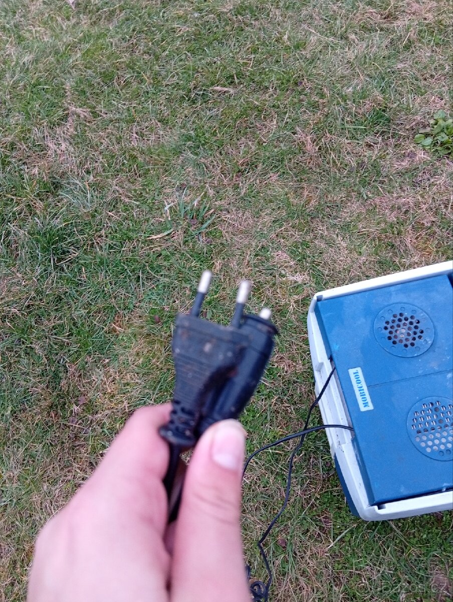 Prodavam Ledníčka do auta na 220 wolt - 6