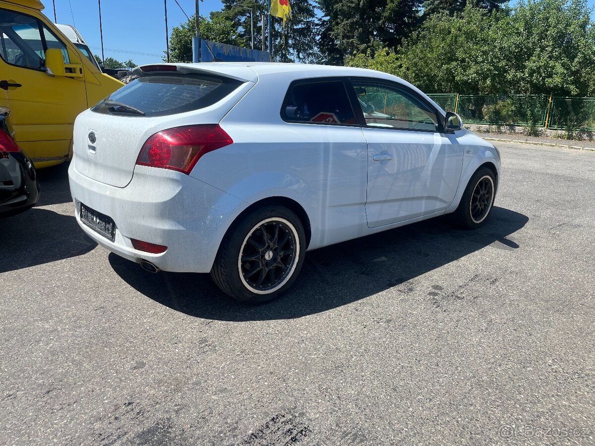 KIA PROCEED 1.6 CRDi Kupé - 6