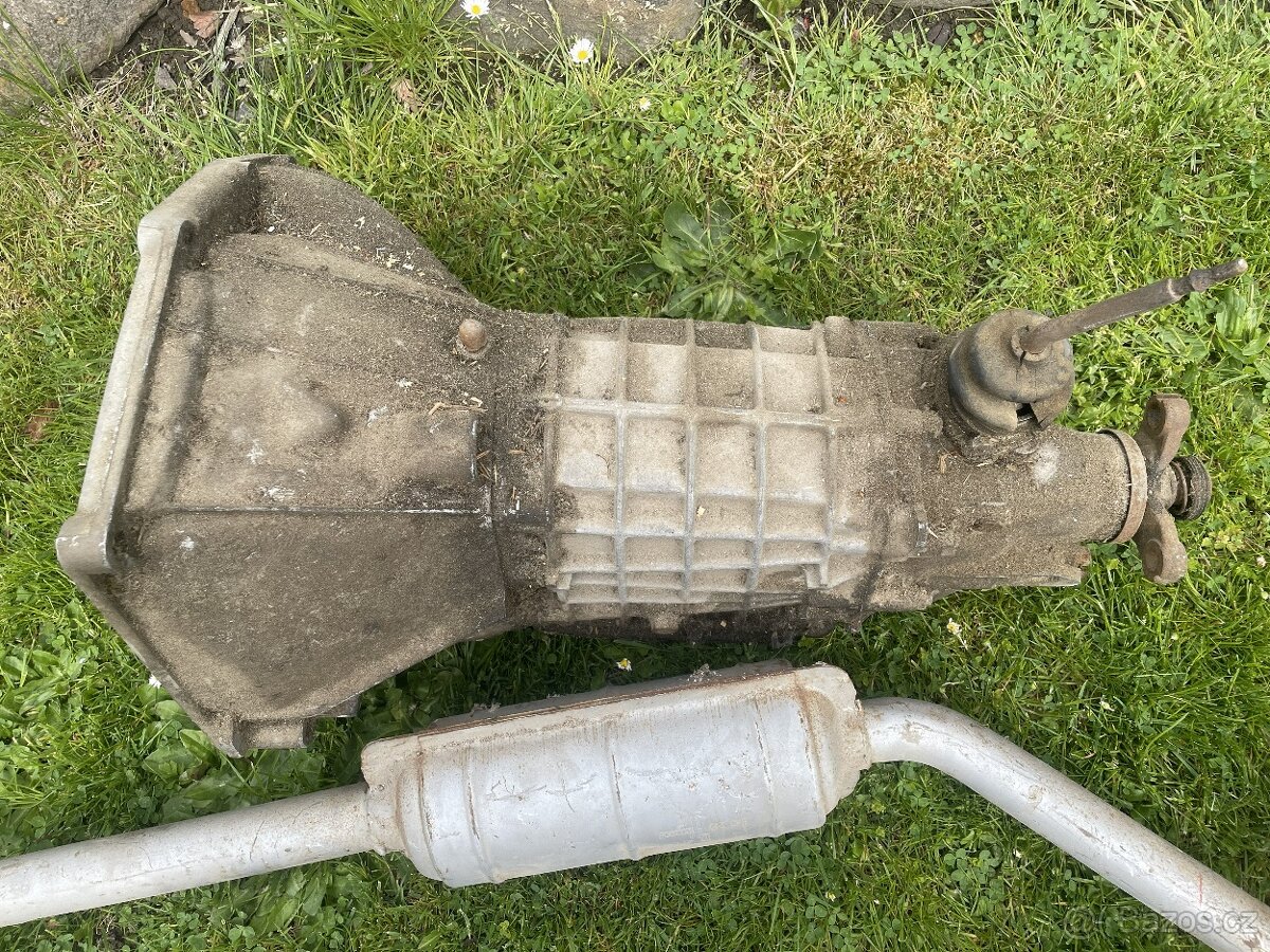 Lada Niva výfuk , převodovka , náboj - 6