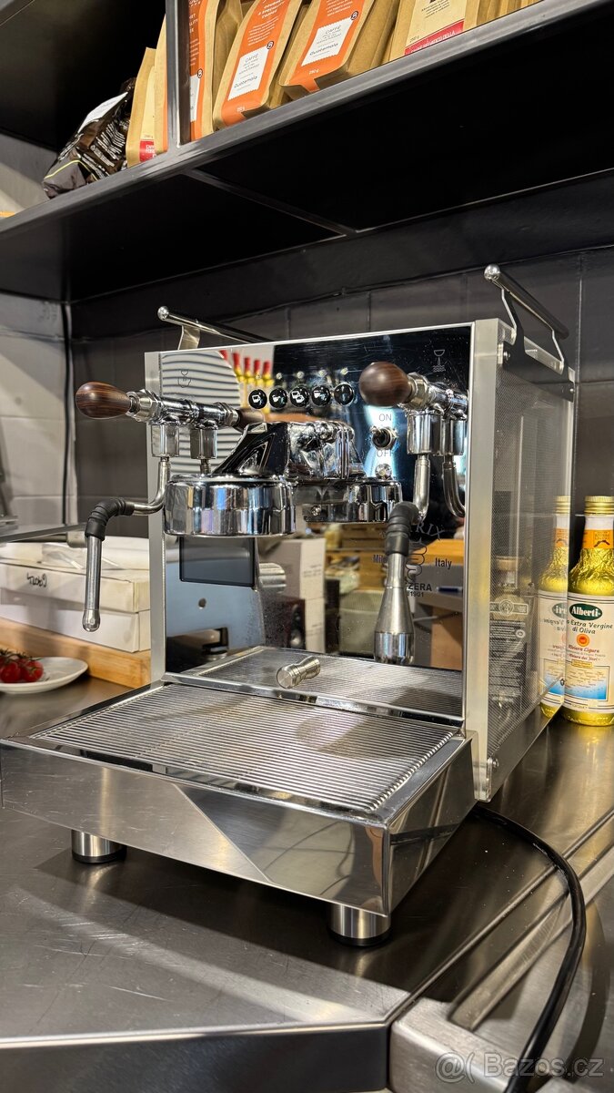 Kávovar Profi/Domácí Bezzera Matrix DE - italský - 6