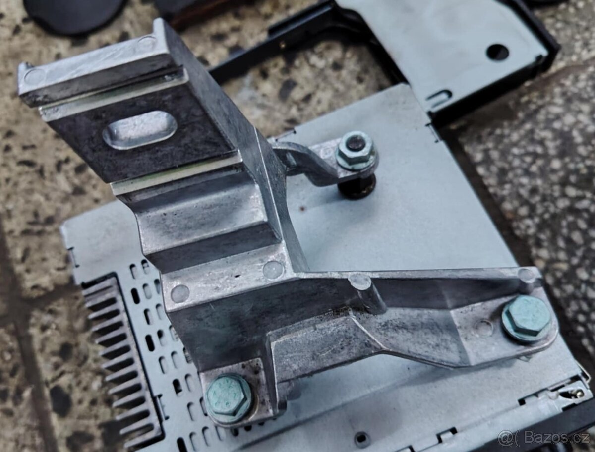 prodám loketku do VW Bory a Golfa 4 - 6