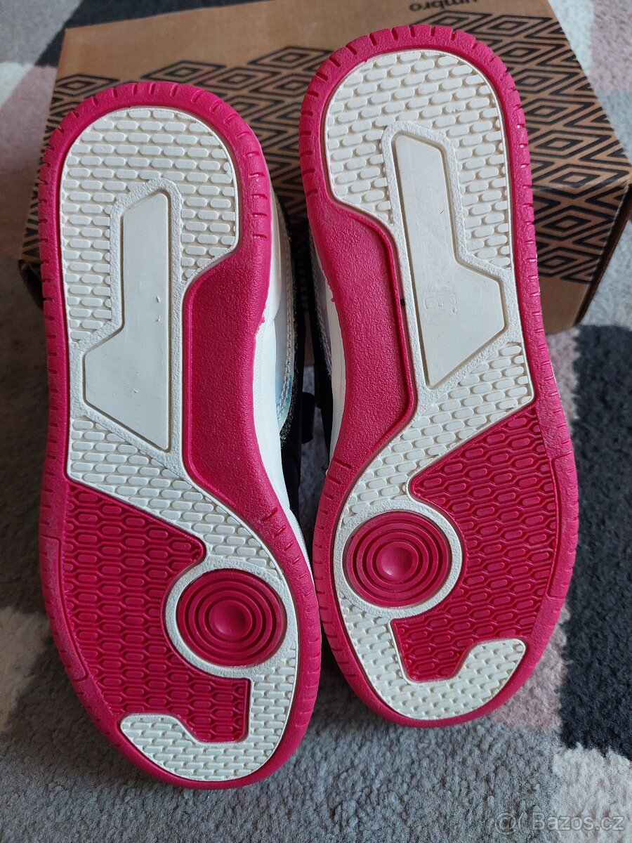 NOVÉ dívčí tenisky UMBRO - 6