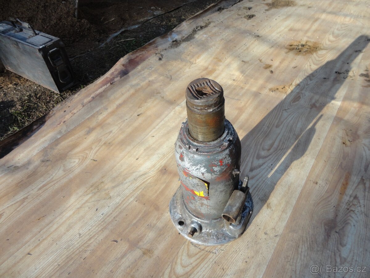 Prodám hydraulický zvedák. - 6