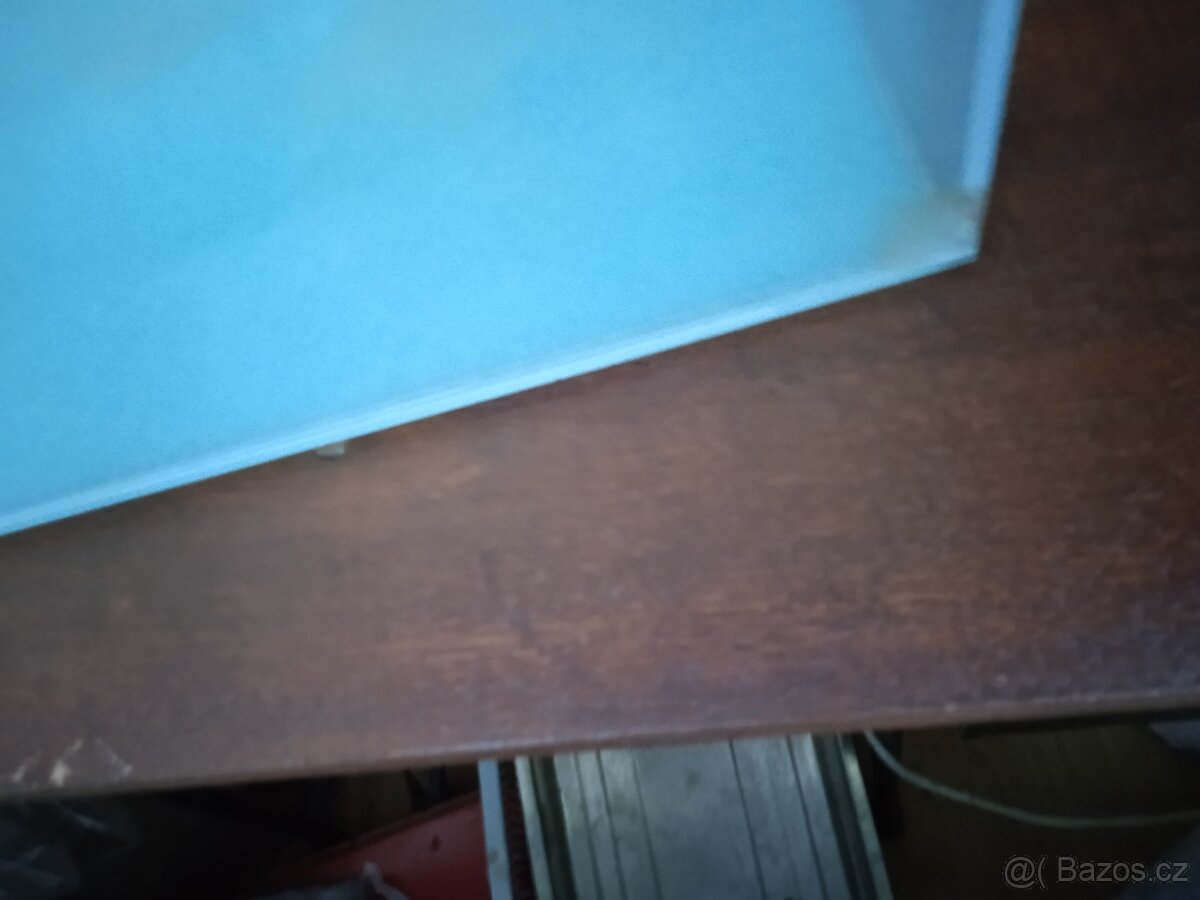 Sici stroj se stolkem Lada - 6