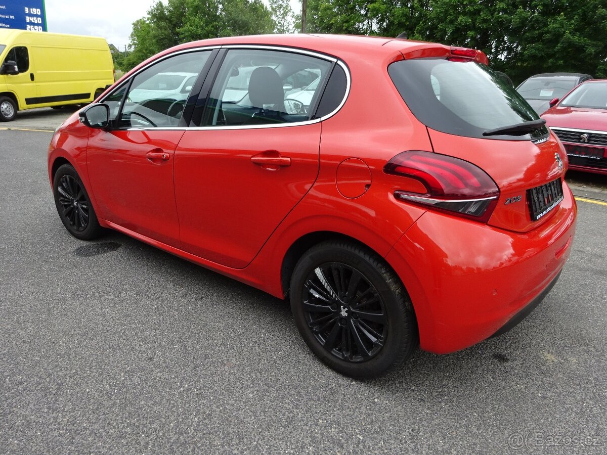 PEUGEOT 208 1,2 PURETECH,GARANCE KM - 6