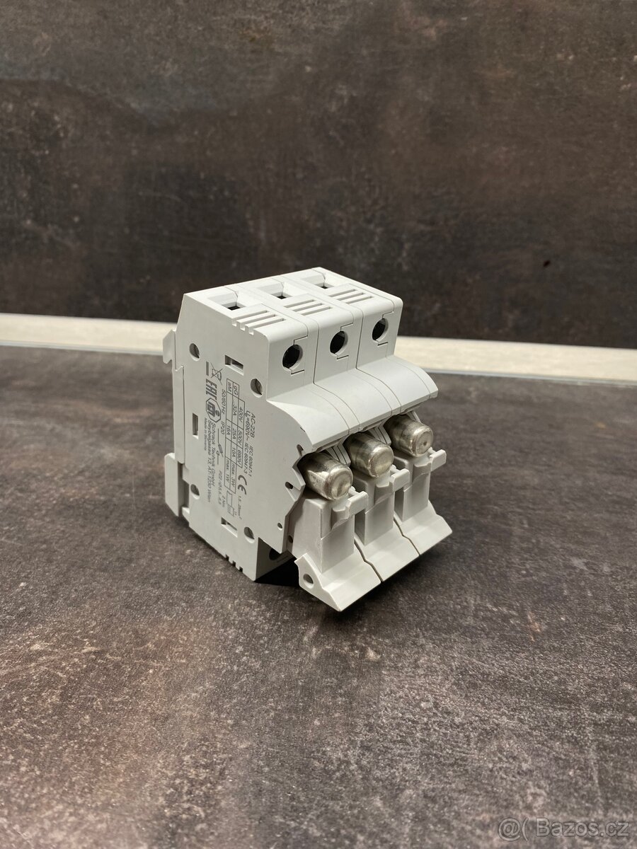 Rozvaděčové komponenty SCHRACK – odpínače 32A, 100A - 6