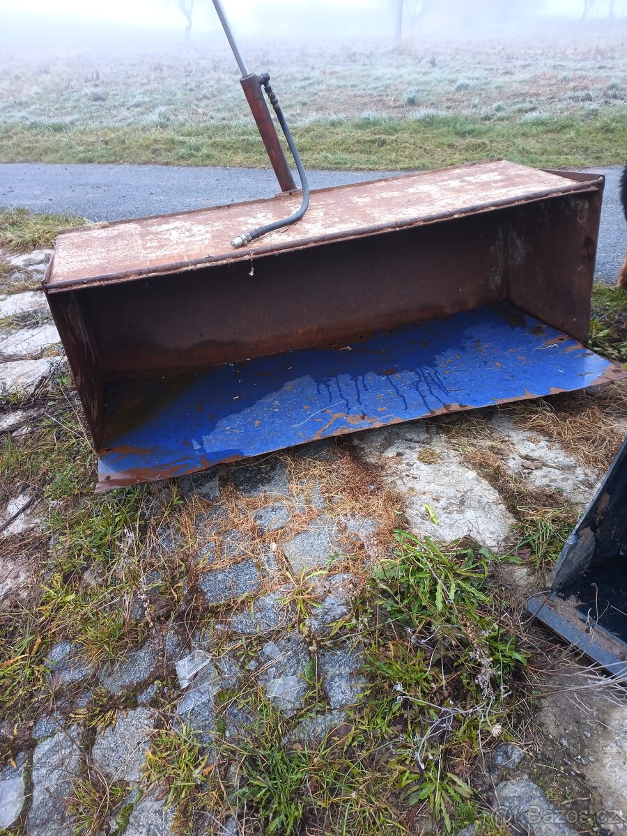 traktor 5211 vlek, brány, čert na brambory, nakladač - 6