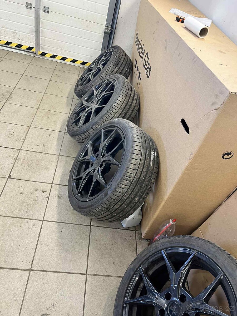 Alu kola Keskin R18 5x112 + gumy Nexen 235/40 - 6