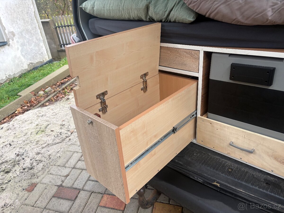 VW T5 CARAVELLE 2.5TDI 96KW 9 mist, camper PO SERVISU - 6