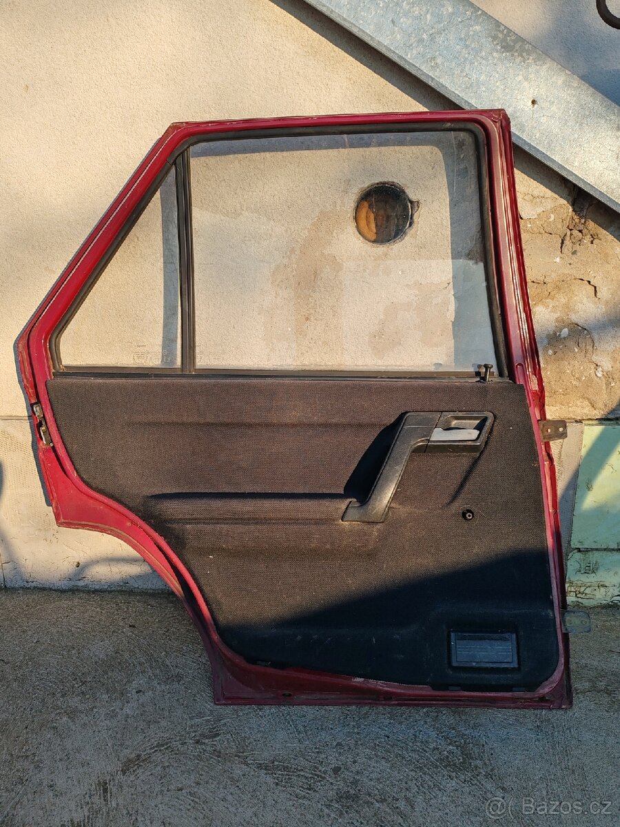 Zadní dveře škoda favorit- levé a pravé - 6