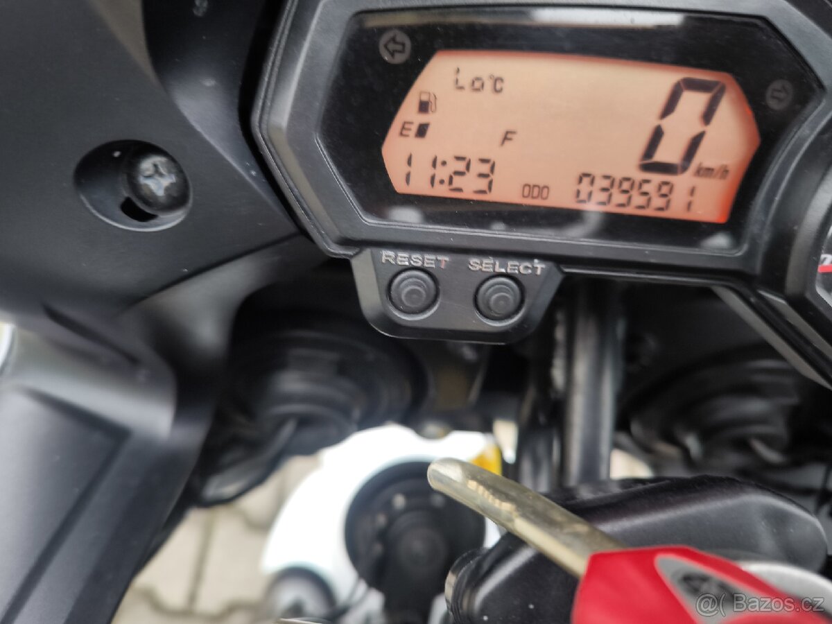 Yamaha FZ1 Fazer - 6