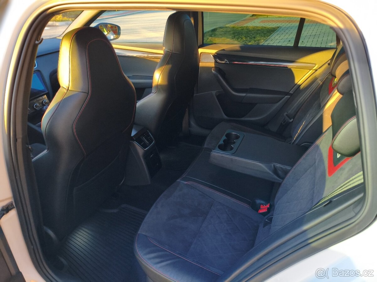 Škoda Octavia RS, 2.0 TDi 135kw DSG-webasto-tažné-kamera-DCC - 6