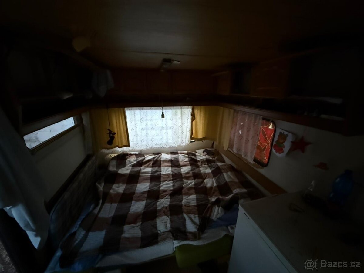 Karavan velký. Papíry. Pojízdný - 6