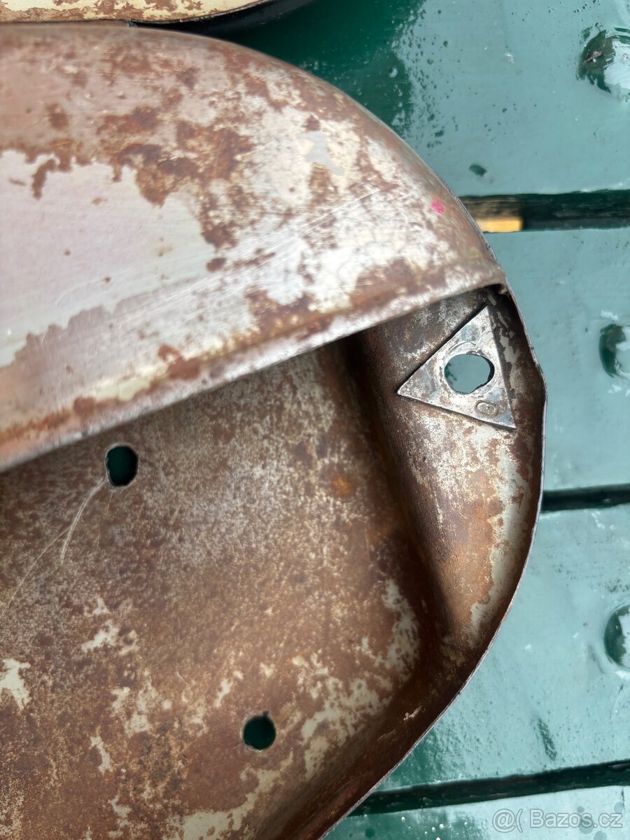 Kastlík Jawa pérák FJ - 6