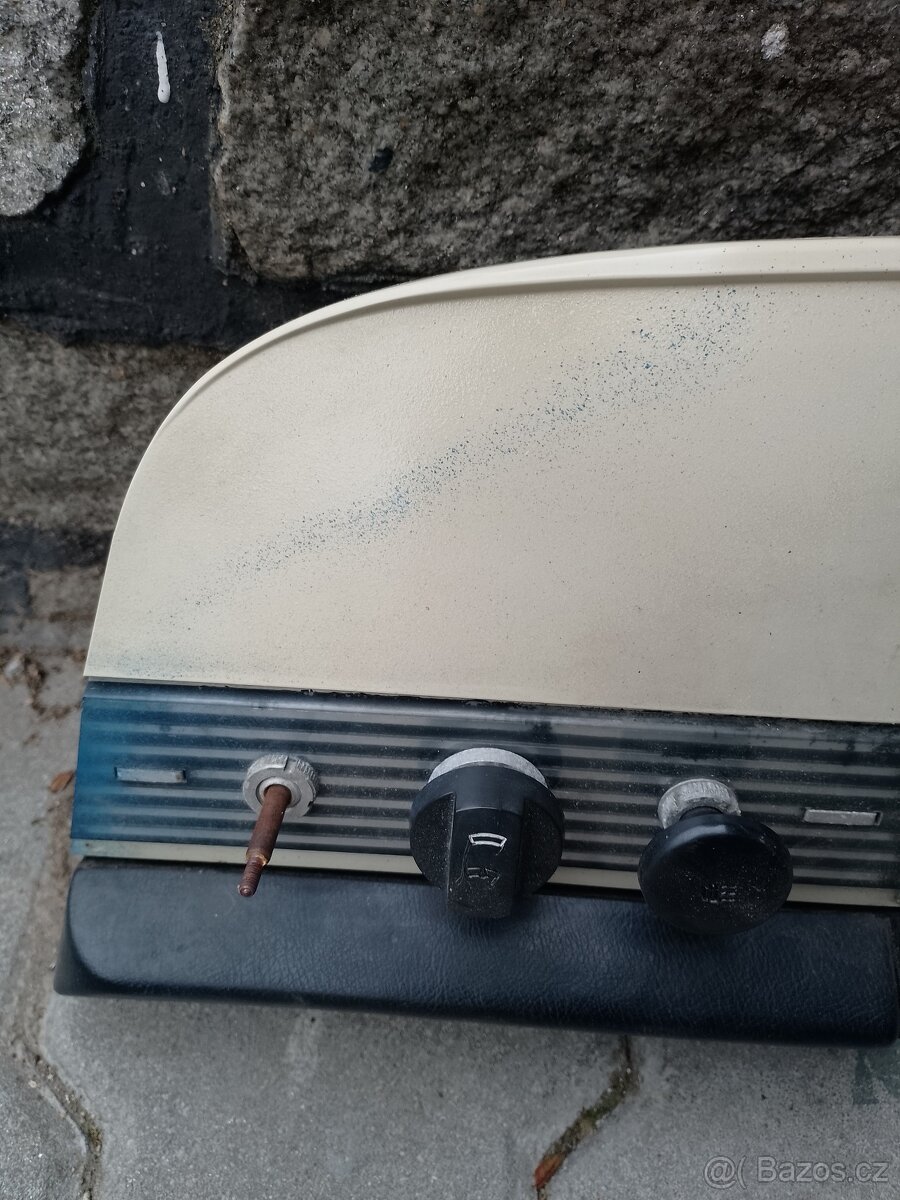 Škoda 100L palubní deska - 6