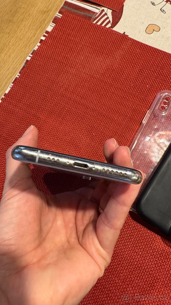 IPhone XS 64GB stříbrný, top stav - 6