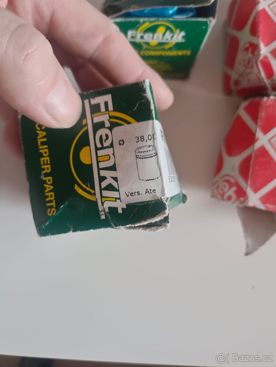 BMW E32/34/36/39 Díly na motor - 6