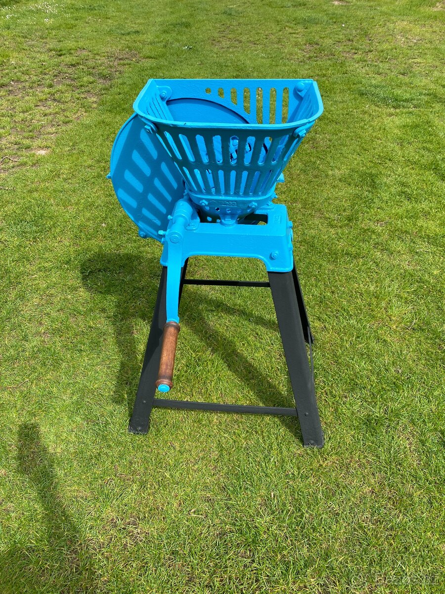 struhadlo starý mlýnek litina zahradní dekorace šrotovník - 6