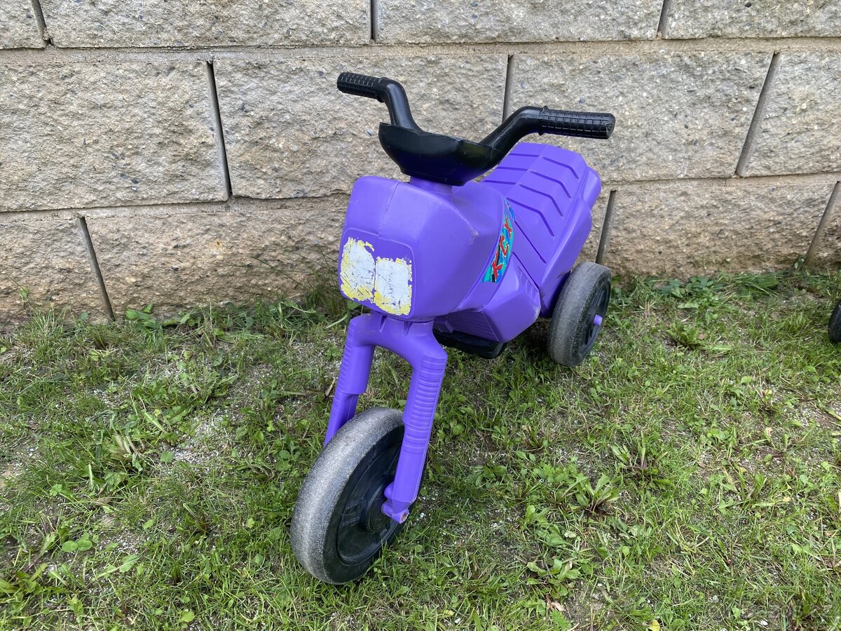 Prodám různý mix plastových odrážedel a venkovních hraček… - 6