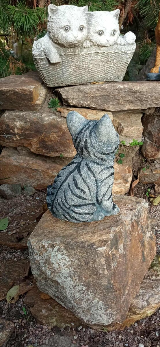 Zahradní dekorace- Sedící kotě 3 - 6