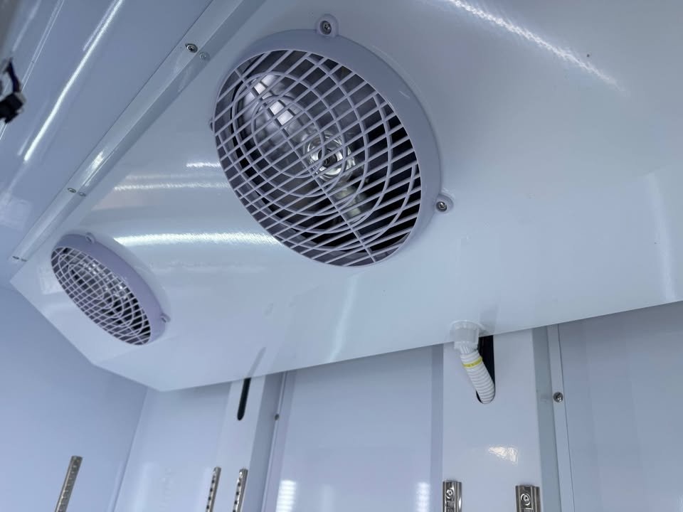 Prosklená chladicí lednice třídveřová - 6