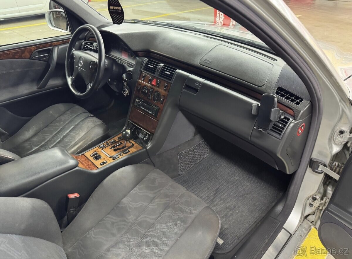 Mercedes Benz w210 E220cdi - 6