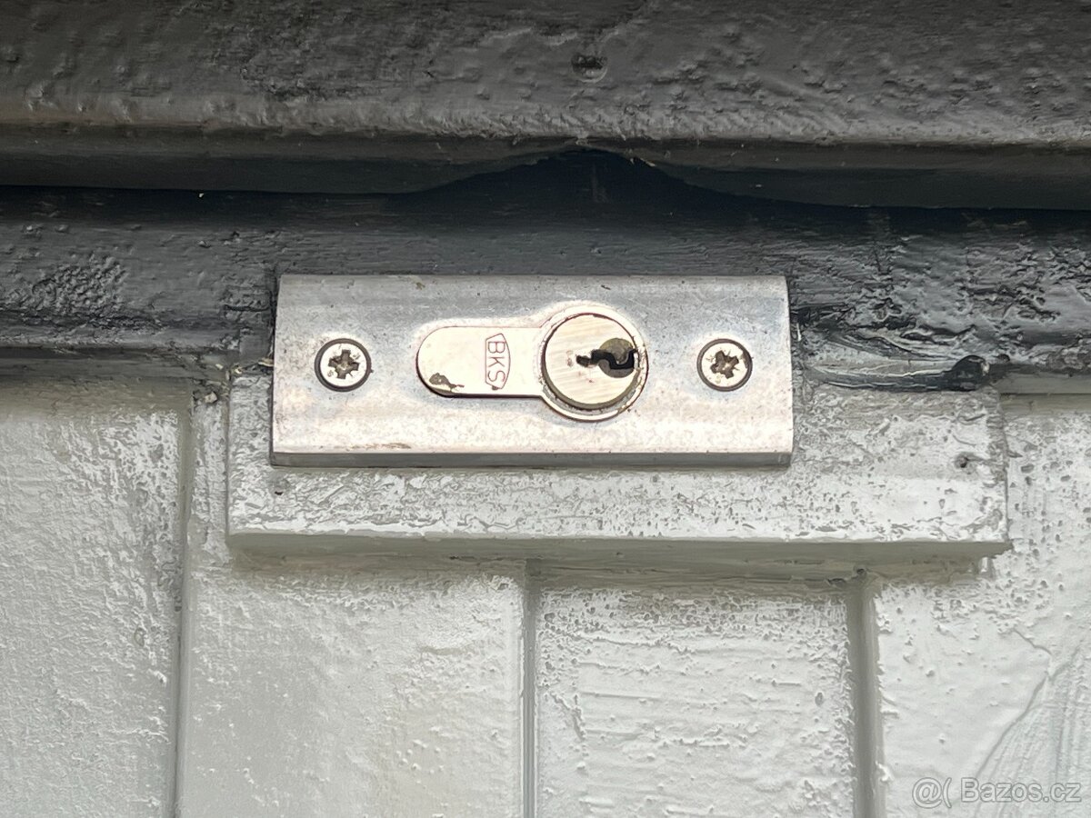 Dlouhodobě pronajmeme garáž na sídlišti Štěpnice - 6