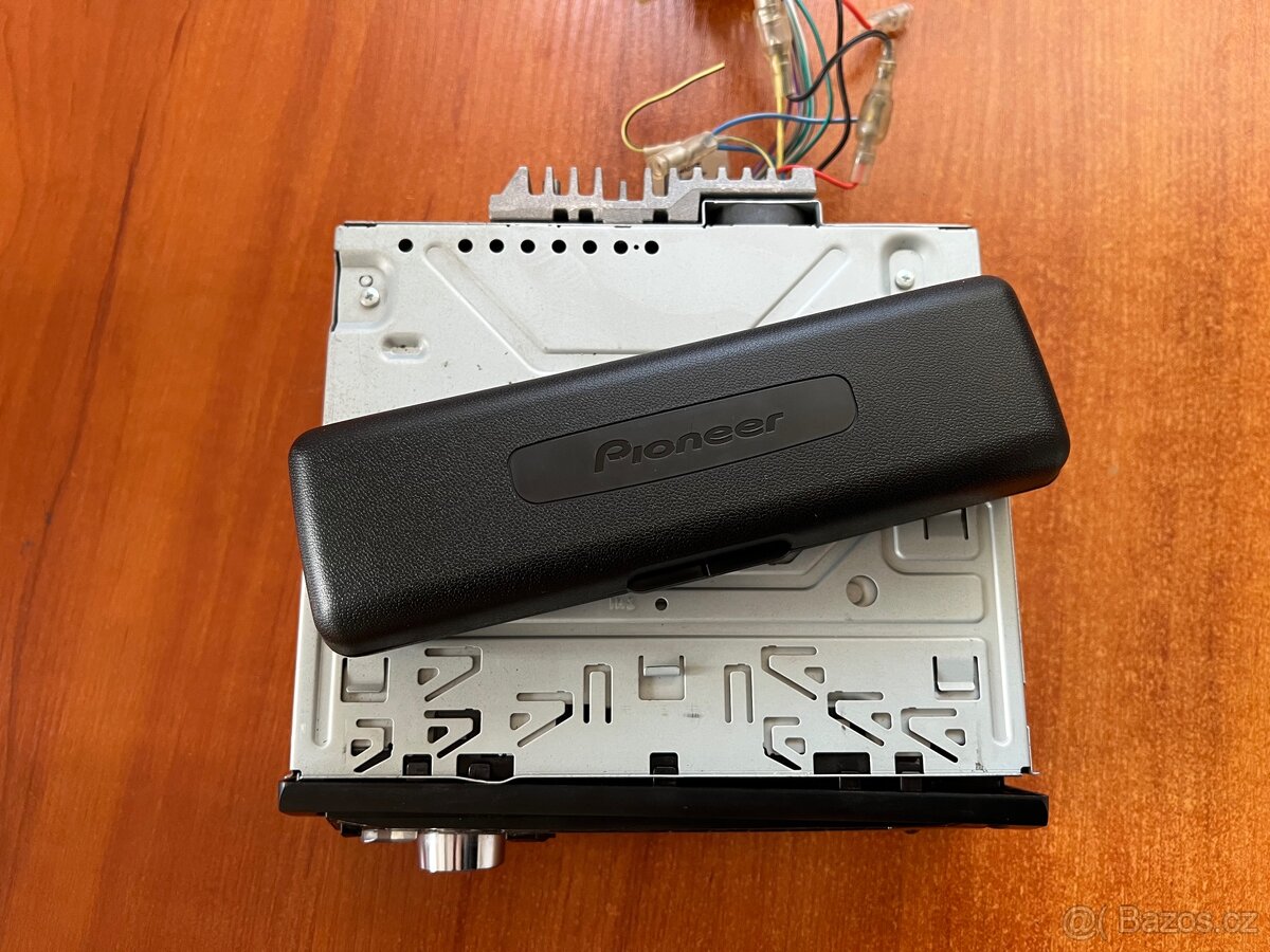 Autorádio Pioneer CD MP3 AUX USB 3.5 Jack - 6